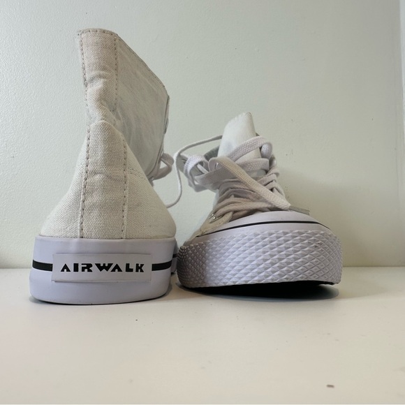Airwalk Canvas upper balance women’s white sneakers. Size 10 - Picture 11 of 11